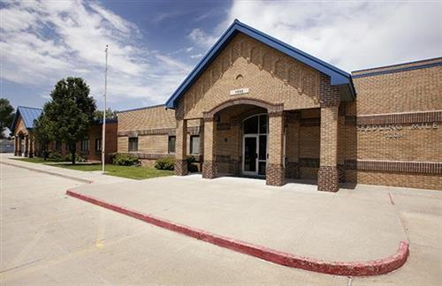 Outdoor photo of Seedling Mile Elementary School