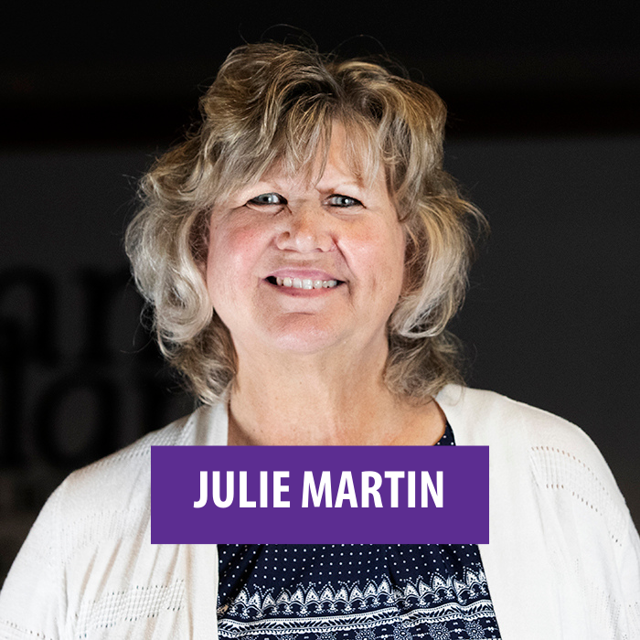 Julie Martin headshot